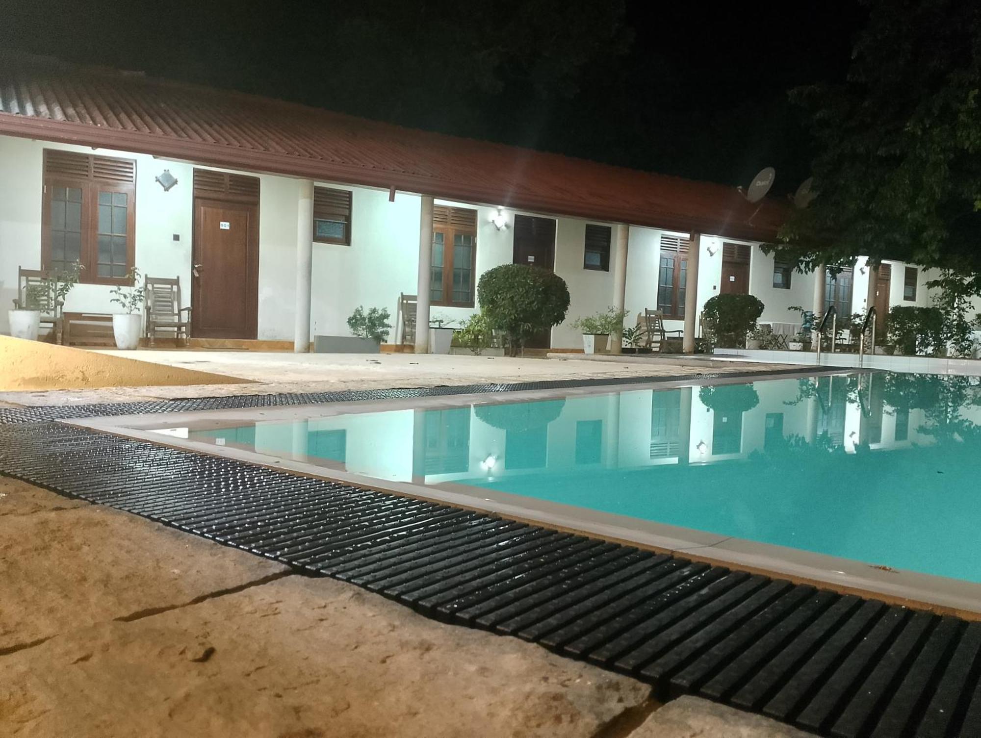 Hotel Malindu Yala Gate Tissamaharama Exterior foto